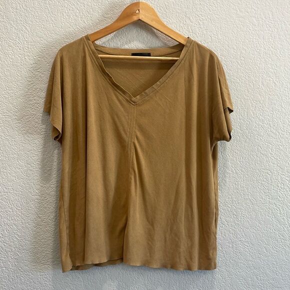 Boutique Camel Tan Faux Suede V Neck Short Sleeve Top Size Large - Picture 1 of 6